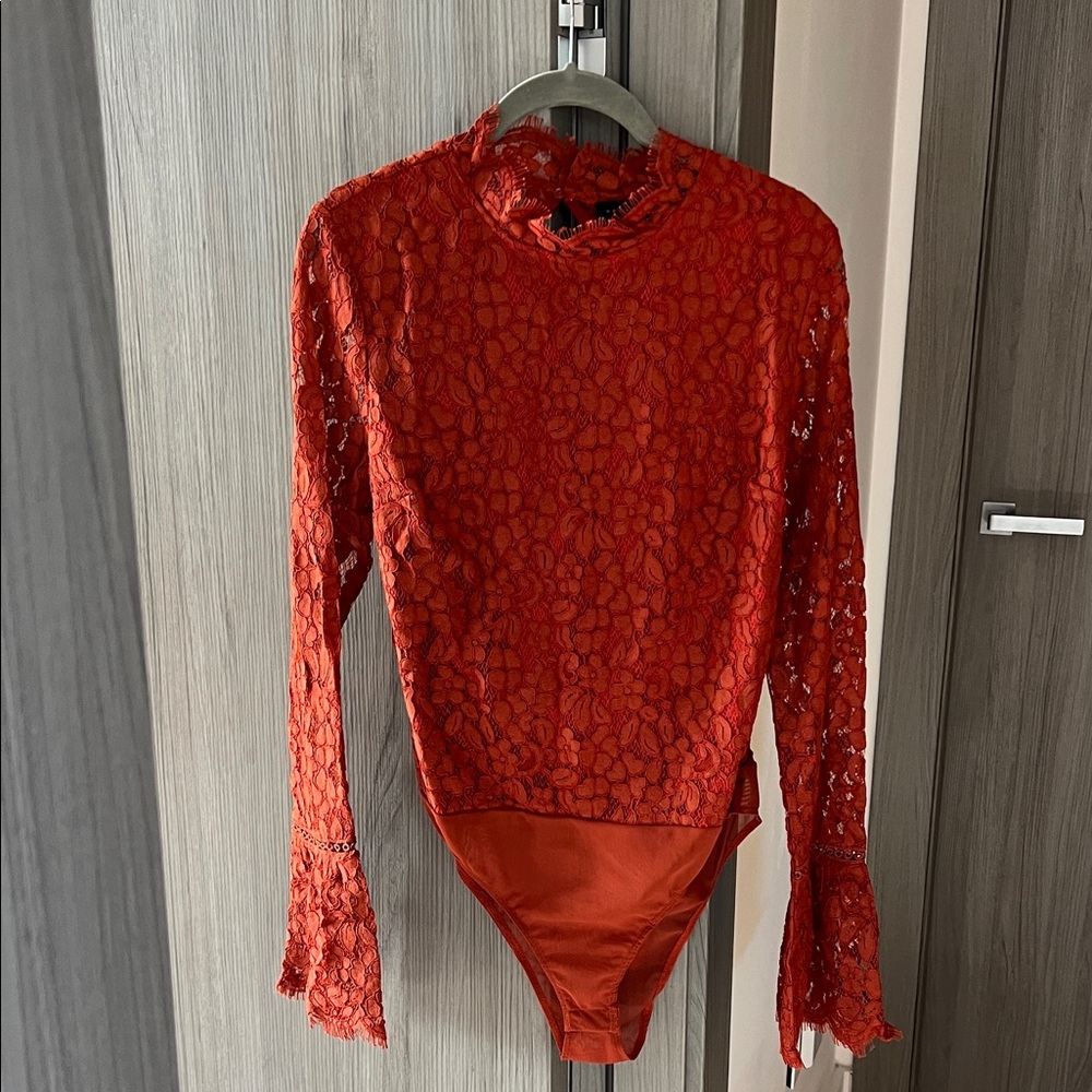 NWT REVOLVE Endless Rose Vibrant burnt orange Lace Bodysuit M - Picture 2 of 12